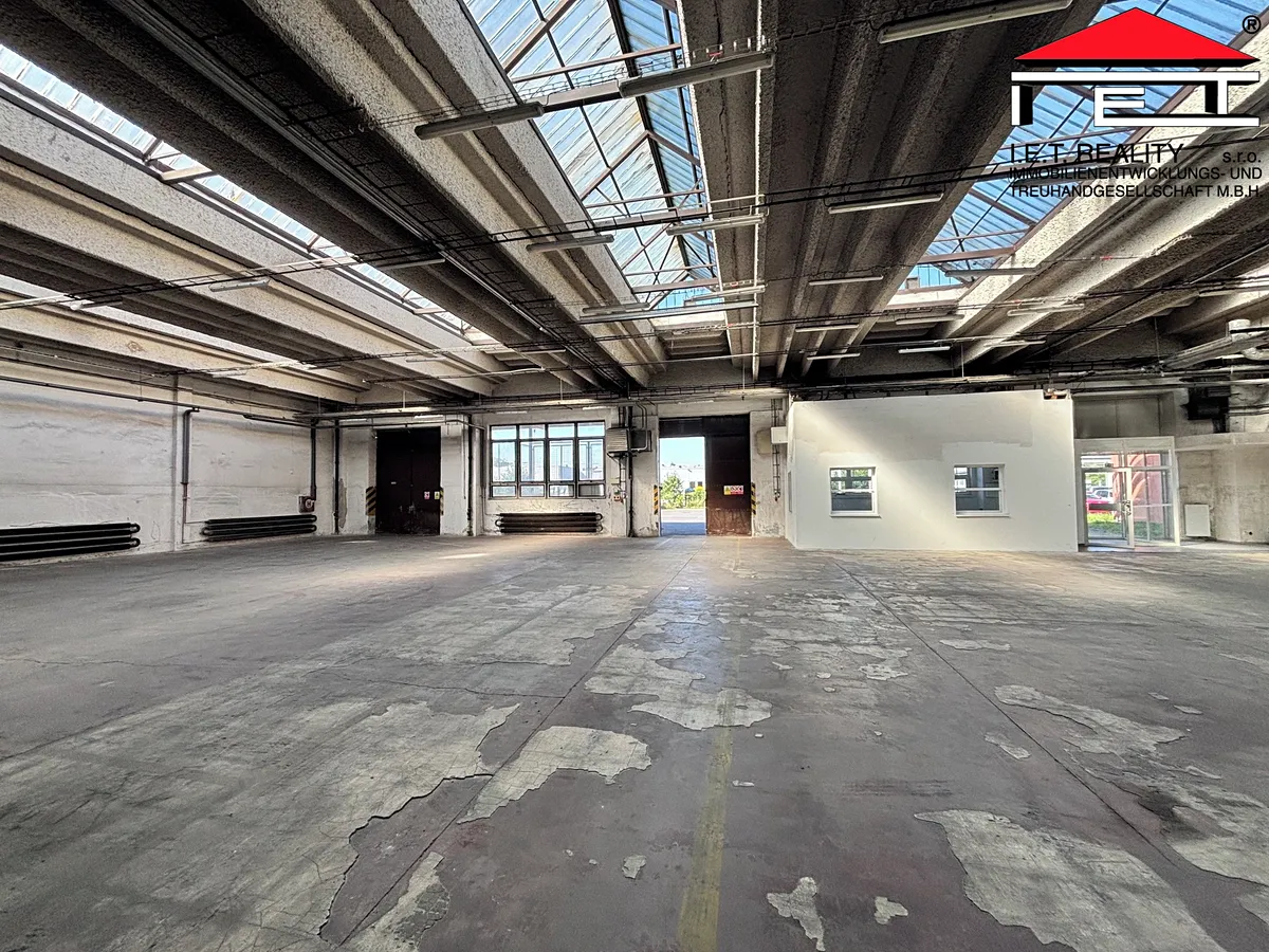 Pronájem skladového prostoru 992 m²
